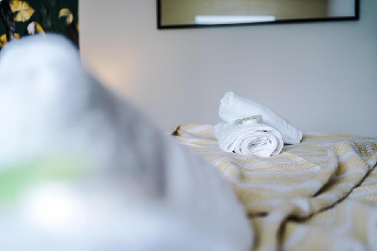 Rest & Recharge At The Station Apartments Manchester Exteriör bild