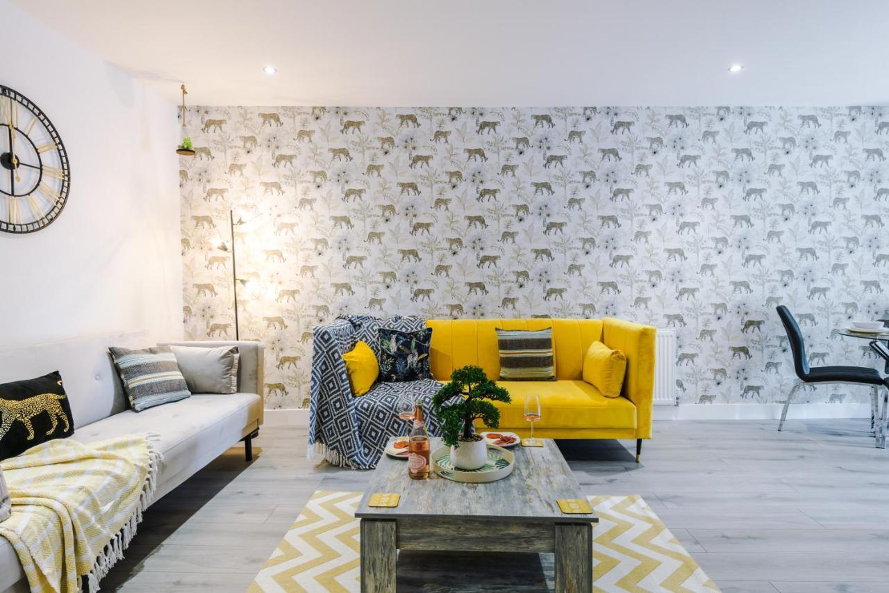 Rest & Recharge At The Station Apartments Manchester Exteriör bild